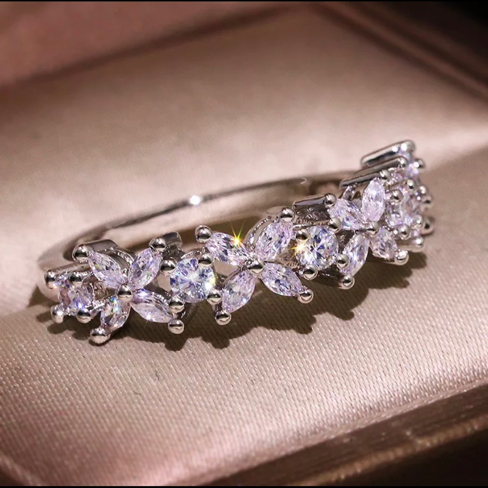 Restock-New 925 Sterling Silver Diamond Flower Ring - Picture 2 of 6